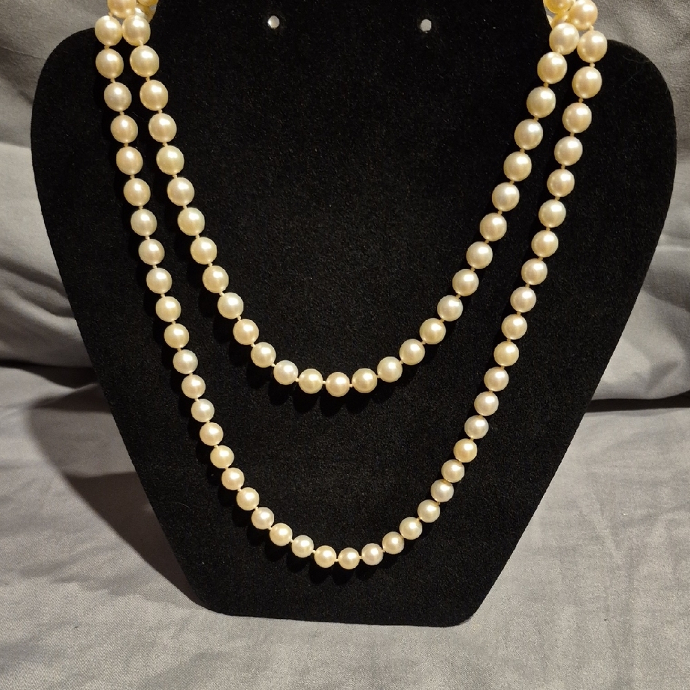 Elegant Pearl Necklace